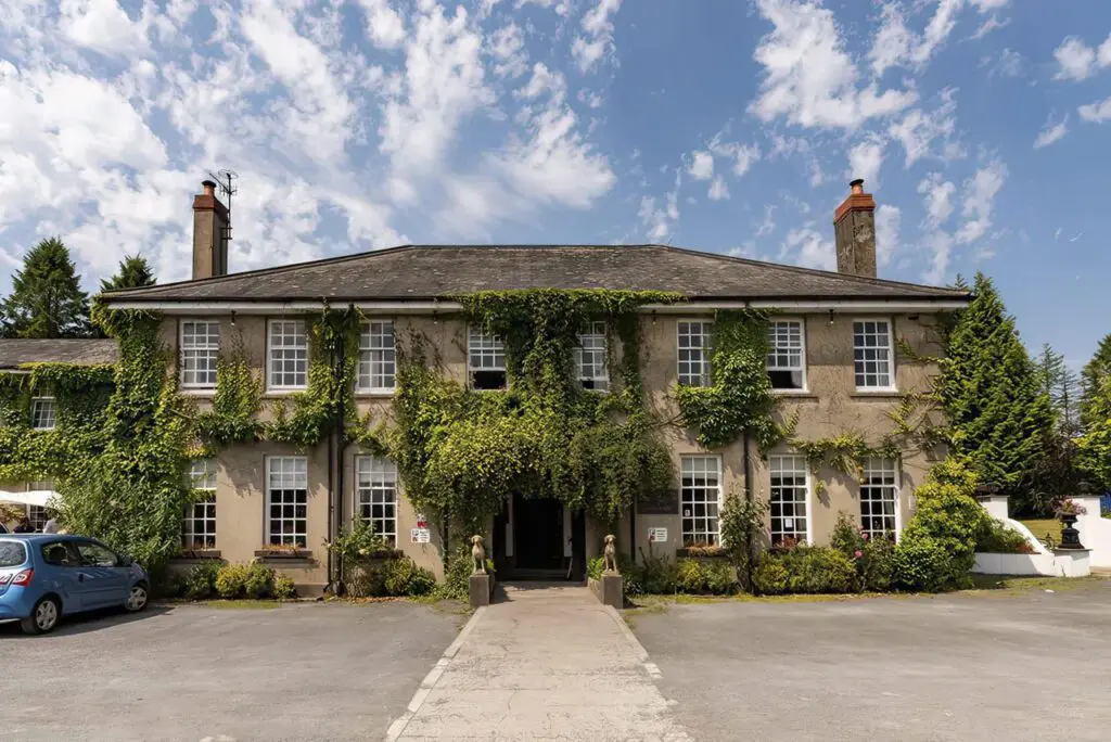wedding photographer at Ty Newydd Country Hotel