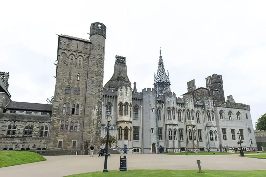 Cardiff Castle wedding photographer