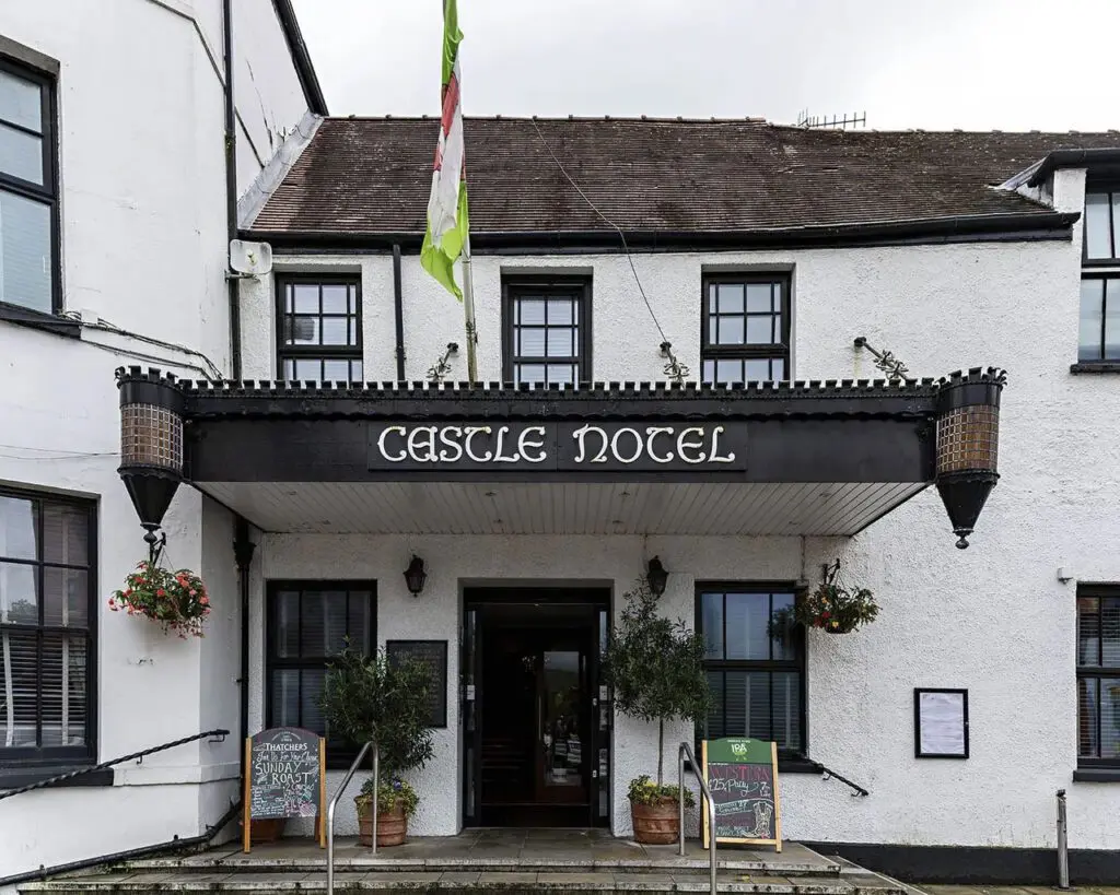 Castle Hotel Neath wedding photographer