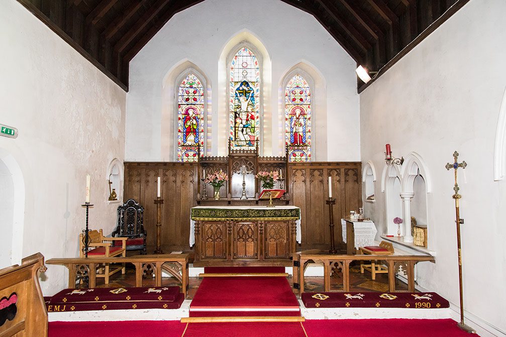 St Lleurwg's Church Hirwaun wedding photographer