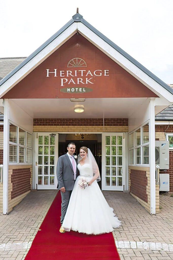 wedding photographer at Heritage Park Hotel