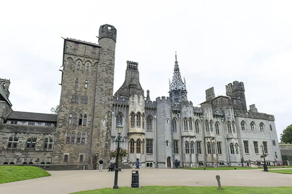 Cardiff Castle wedding photographer