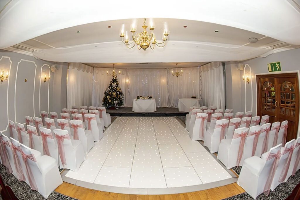 wedding photographer at Ty Newydd Country Hotel